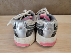 White & Gray Fila Sneakers (7.5)
