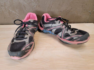 Black & Pink Ryka Influence Sneaker (Very Worn - 8)