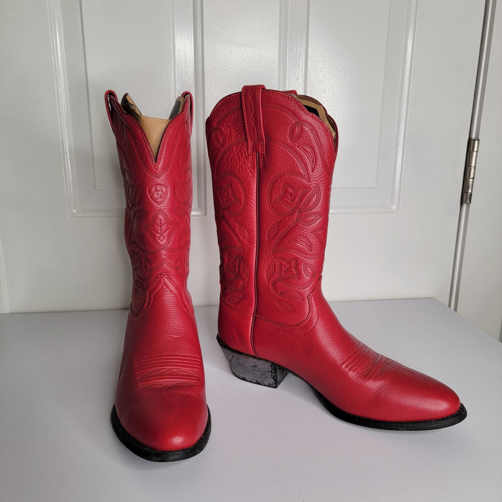 Size 8 Red Ariat Cowgirl Boots