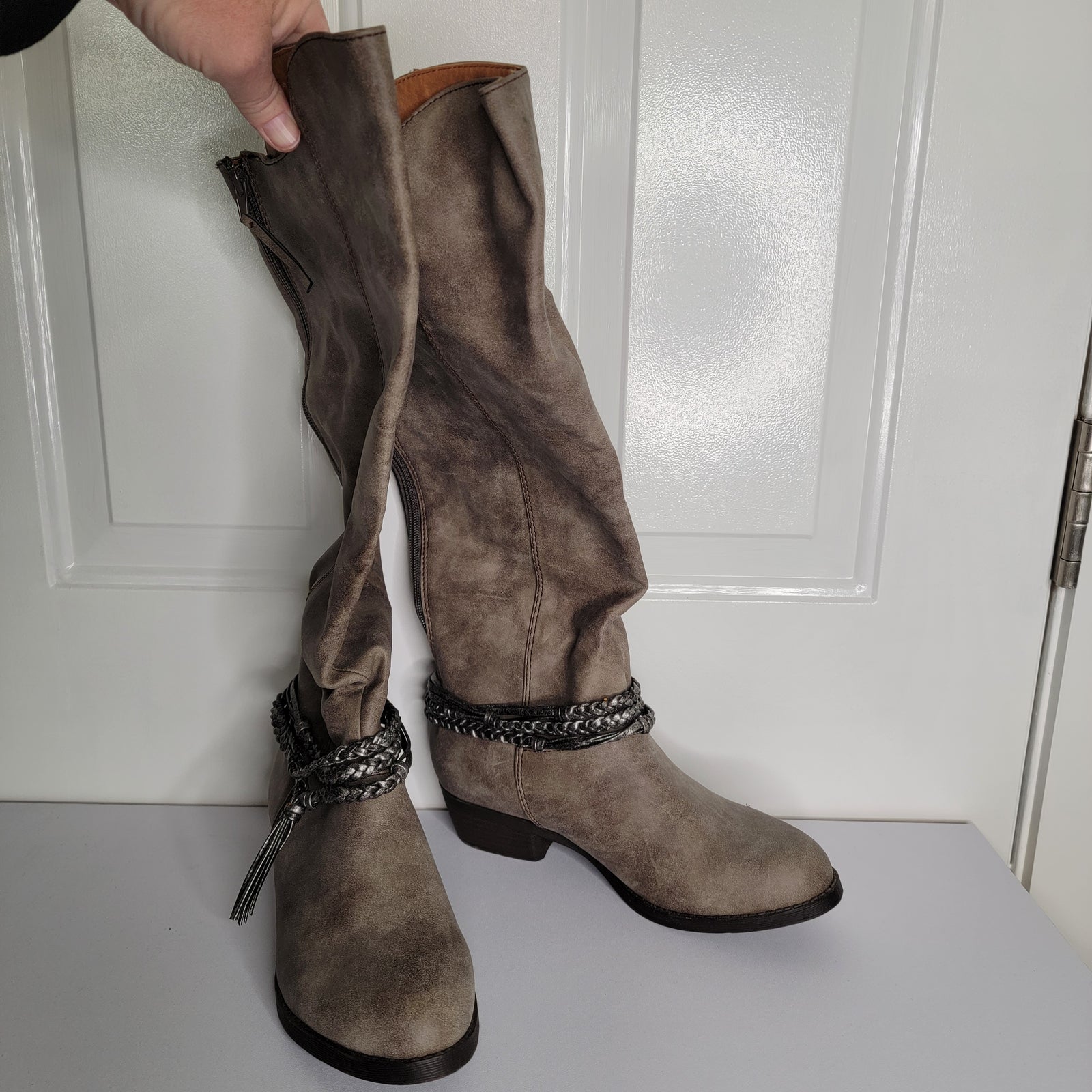 Size 8 Gray Pop Knee Boots