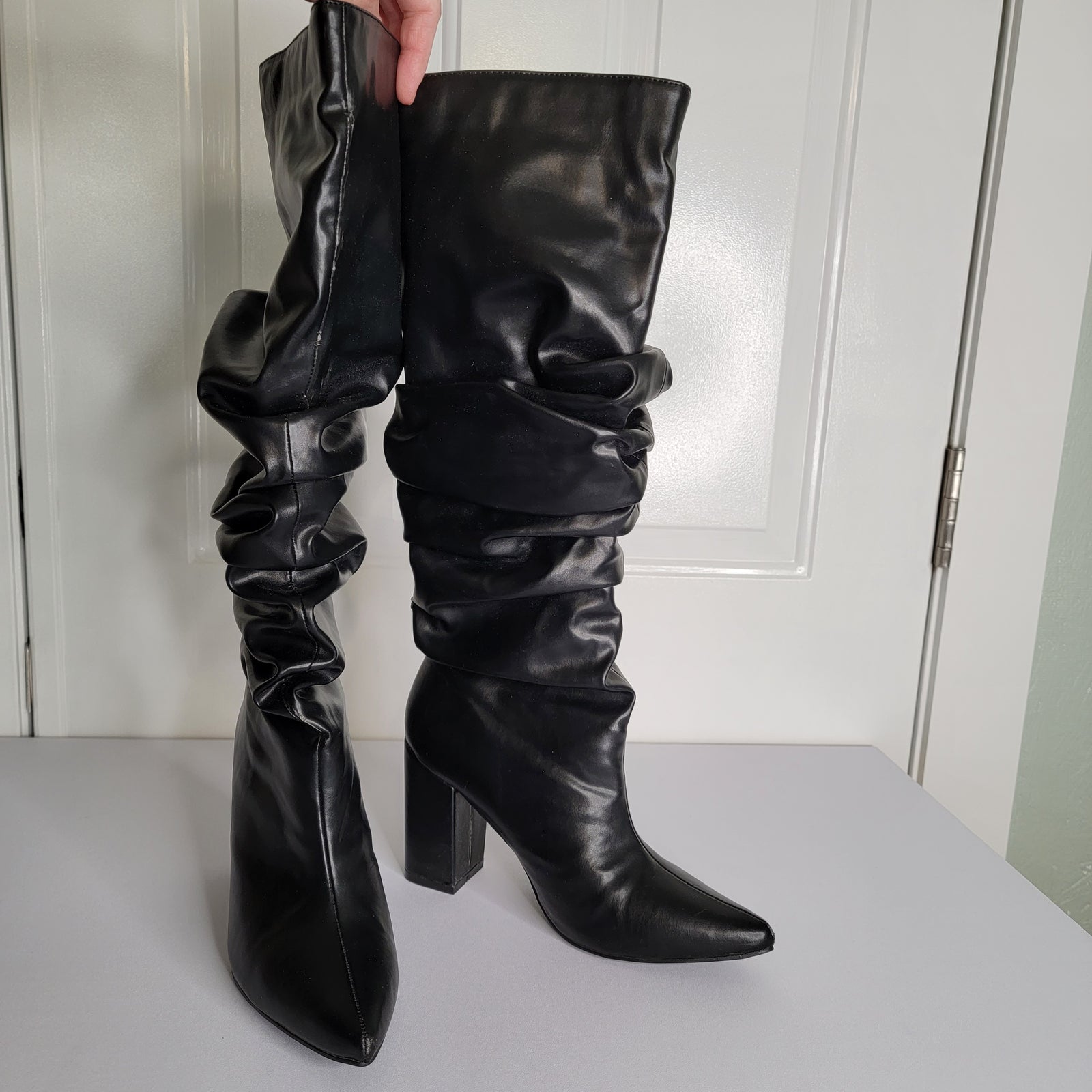Size 7 Black Fashion Nova Scrunch Knee Boots