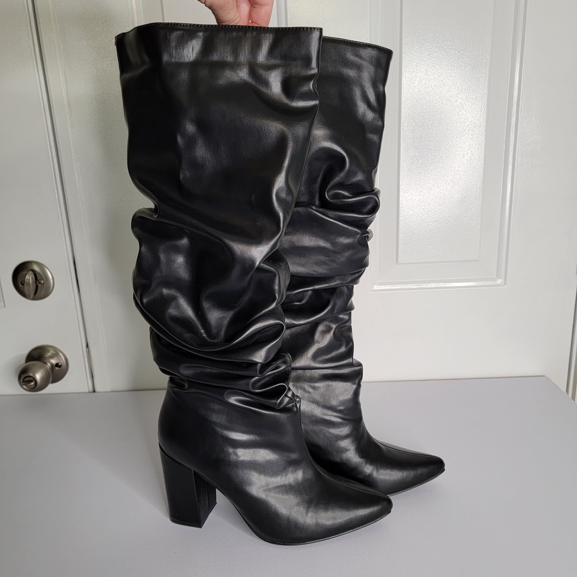 Size 7 Black Fashion Nova Scrunch Knee Boots
