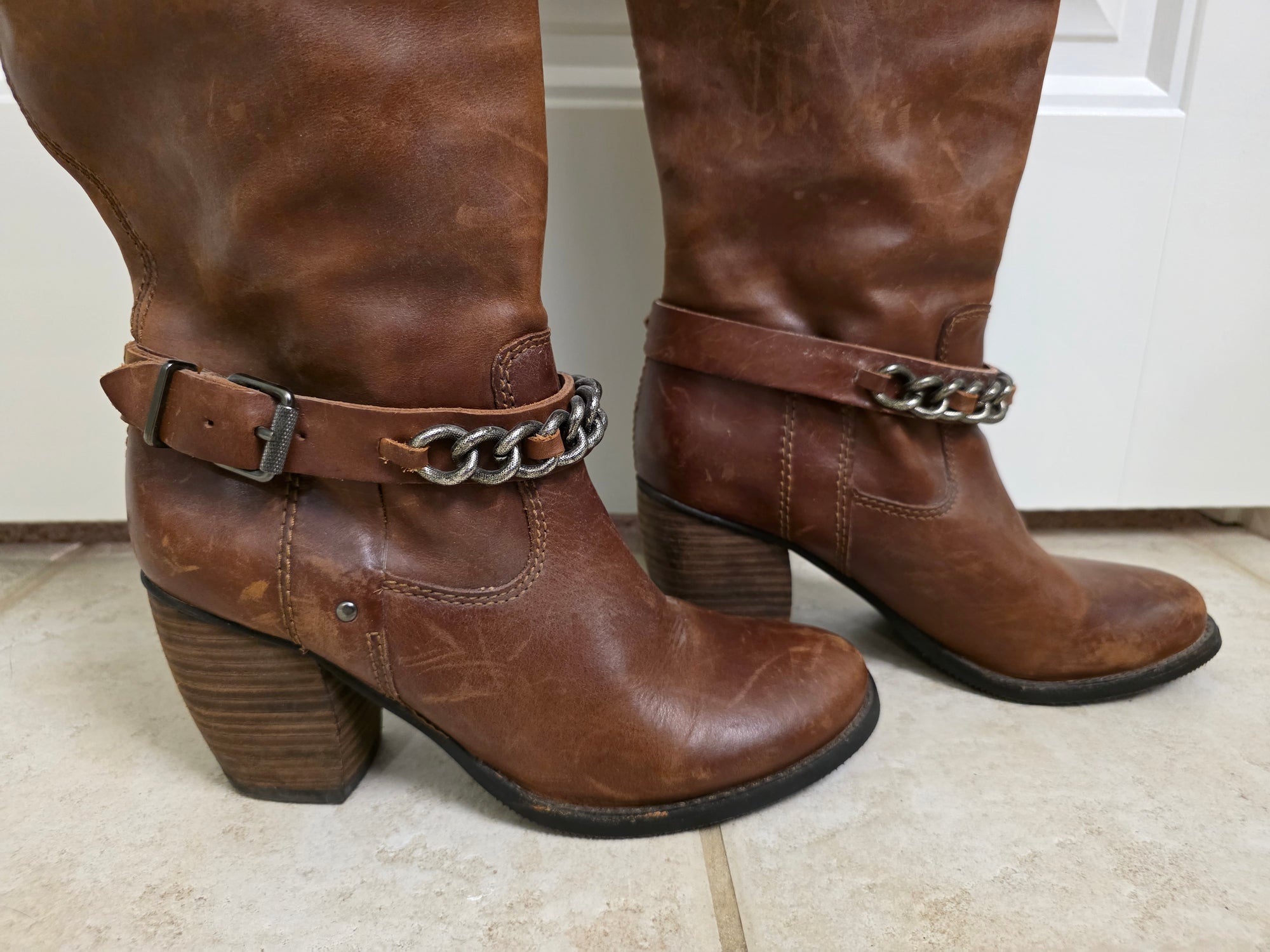 Size 8.5 Brown BCBGeneration Knee Boots