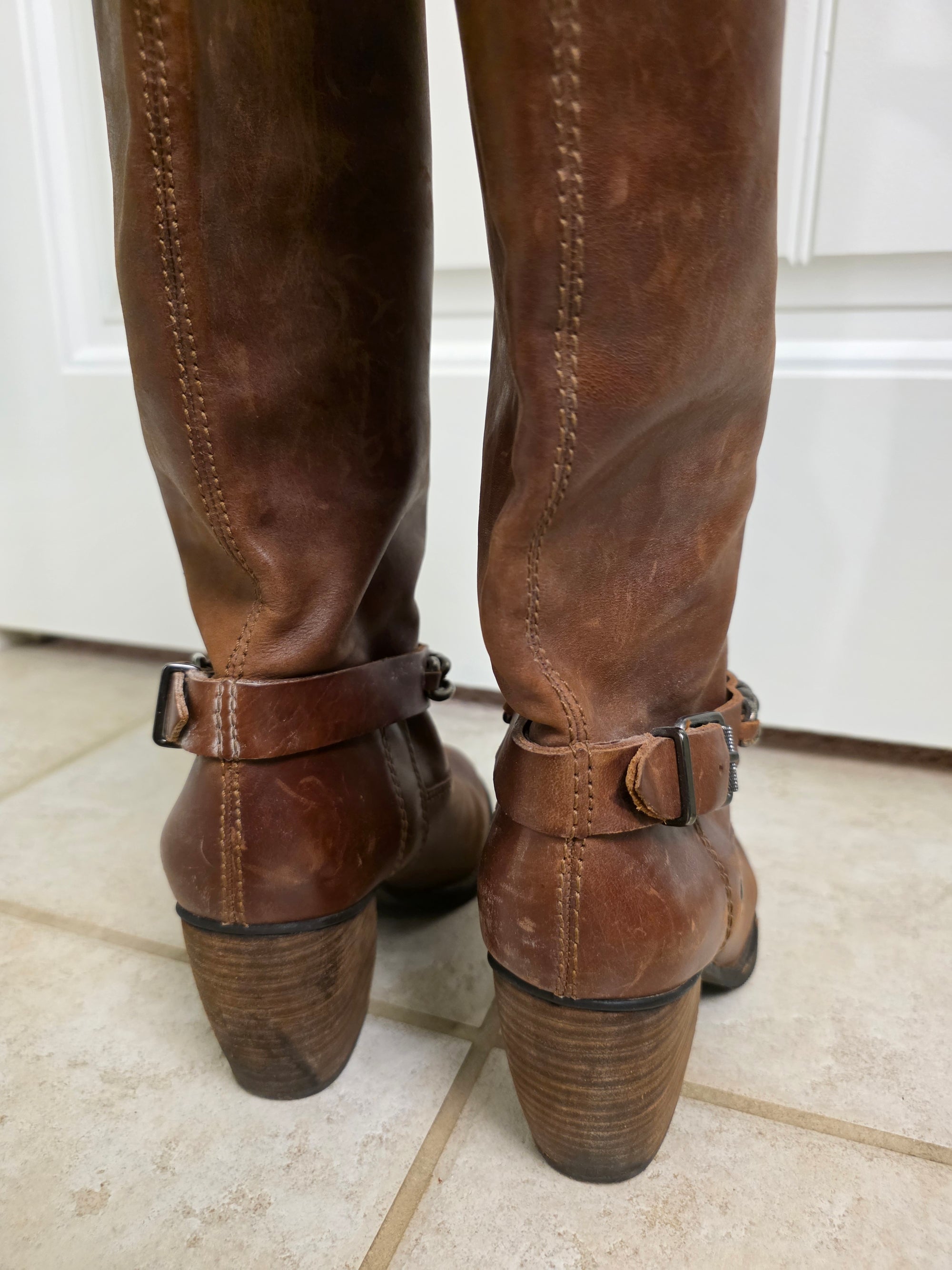 Size 8.5 Brown BCBGeneration Knee Boots