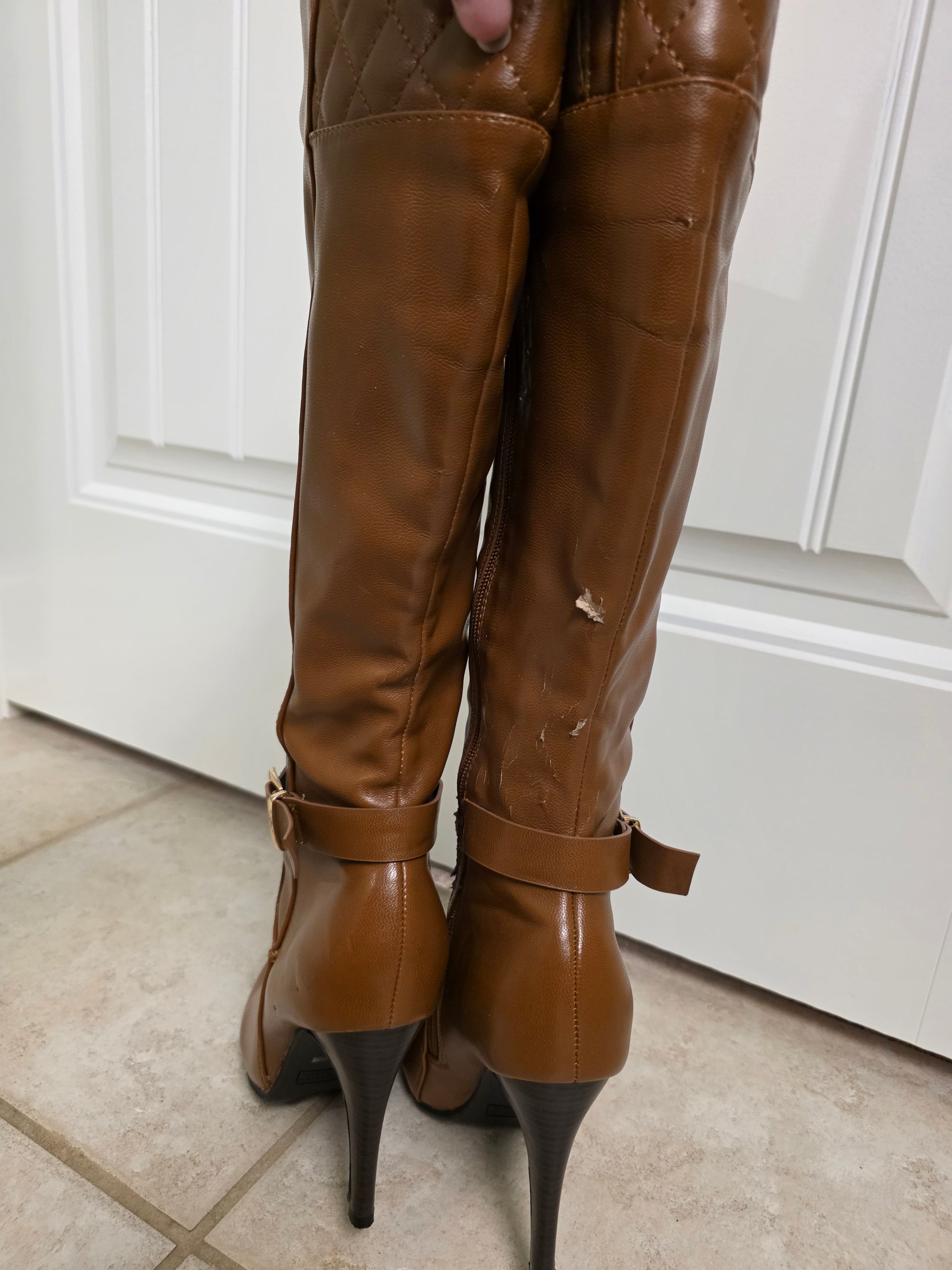 Size 8 Caramel de Blossom Collection Knee Boots