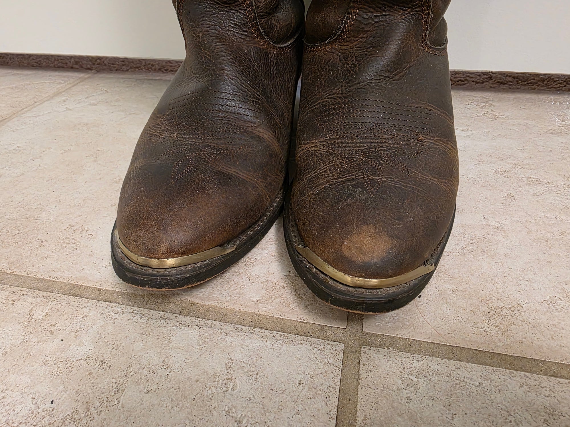Size 8 Dark Brown Dingo Cowgirl Boots