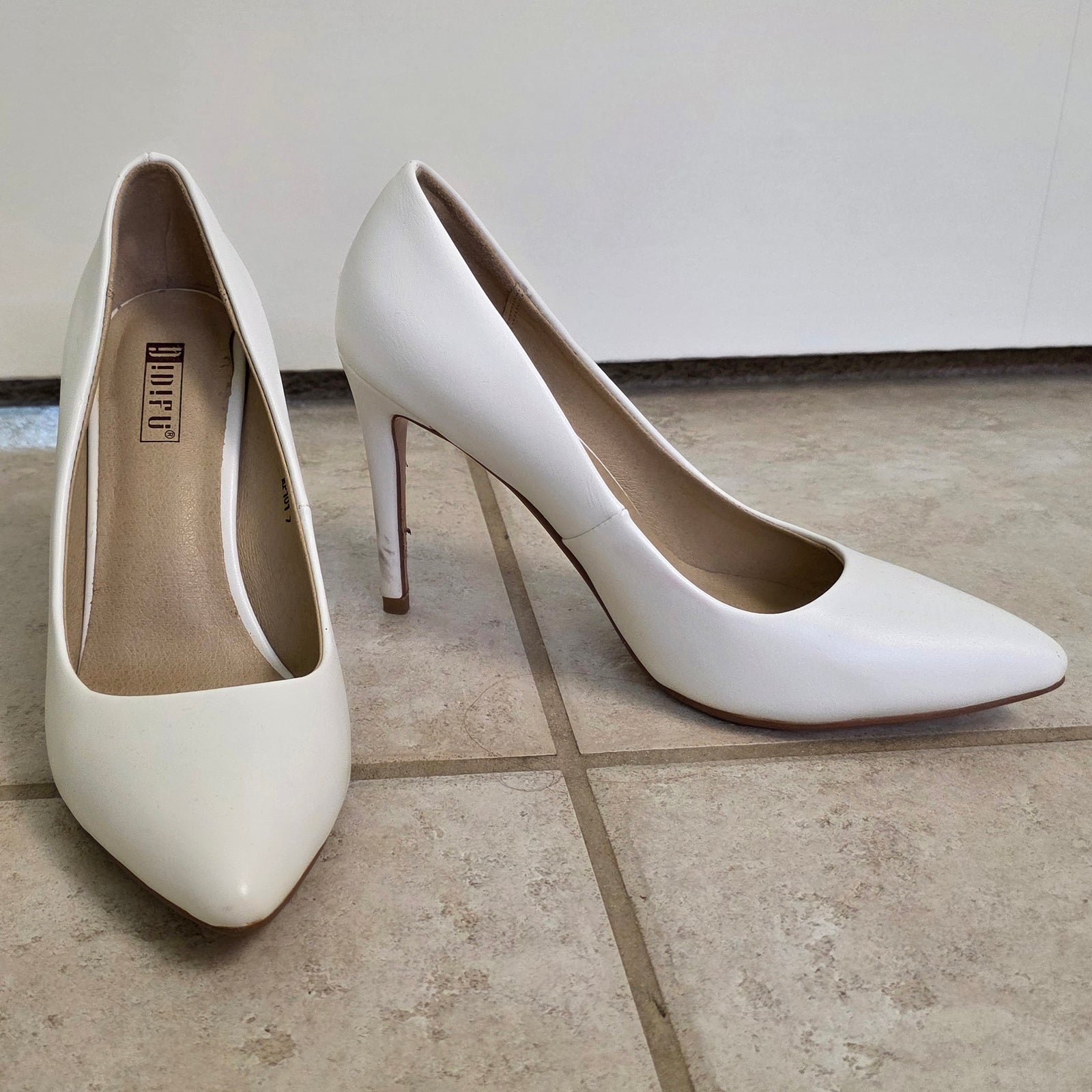 Size 7 White IDIFU Stiletto Pumps