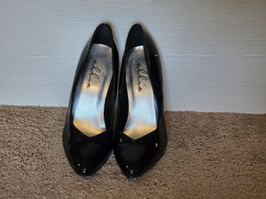 Size 7 Black Ellie Pumps
