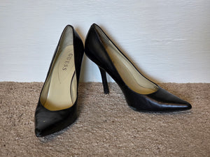 Size 7 Black Guess Pumps