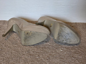 Size 10 Beige G by Guess Pumps