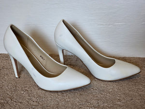 Size 6 White IDIFU Stiletto Pumps