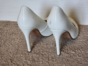 Size 6 White IDIFU Stiletto Pumps