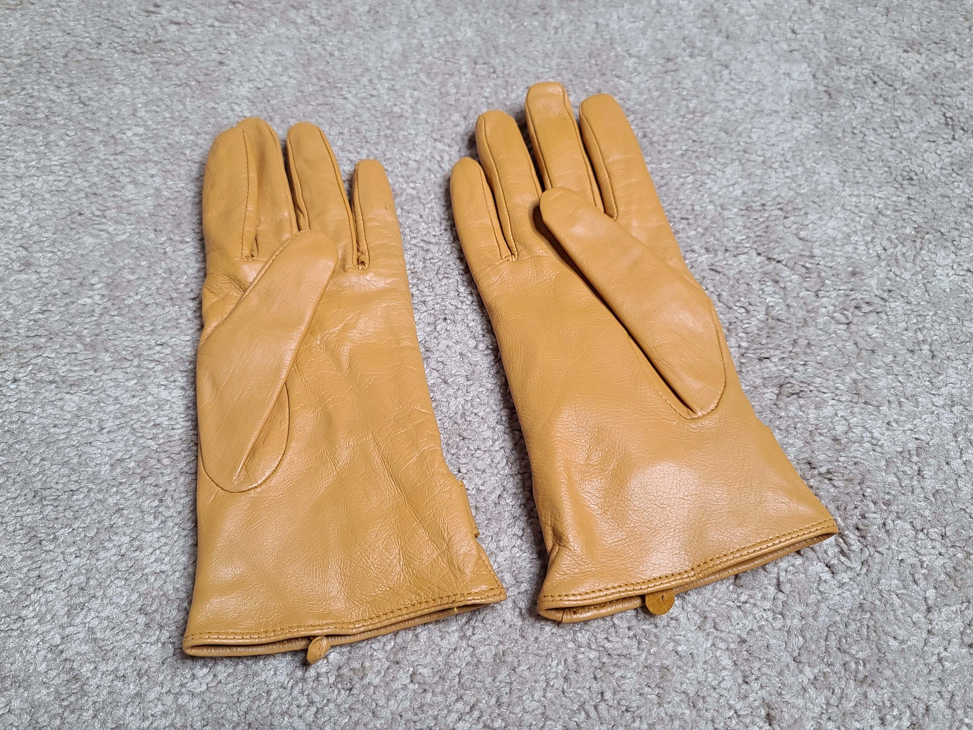 Yellow Merona Leather Gloves (S/M)