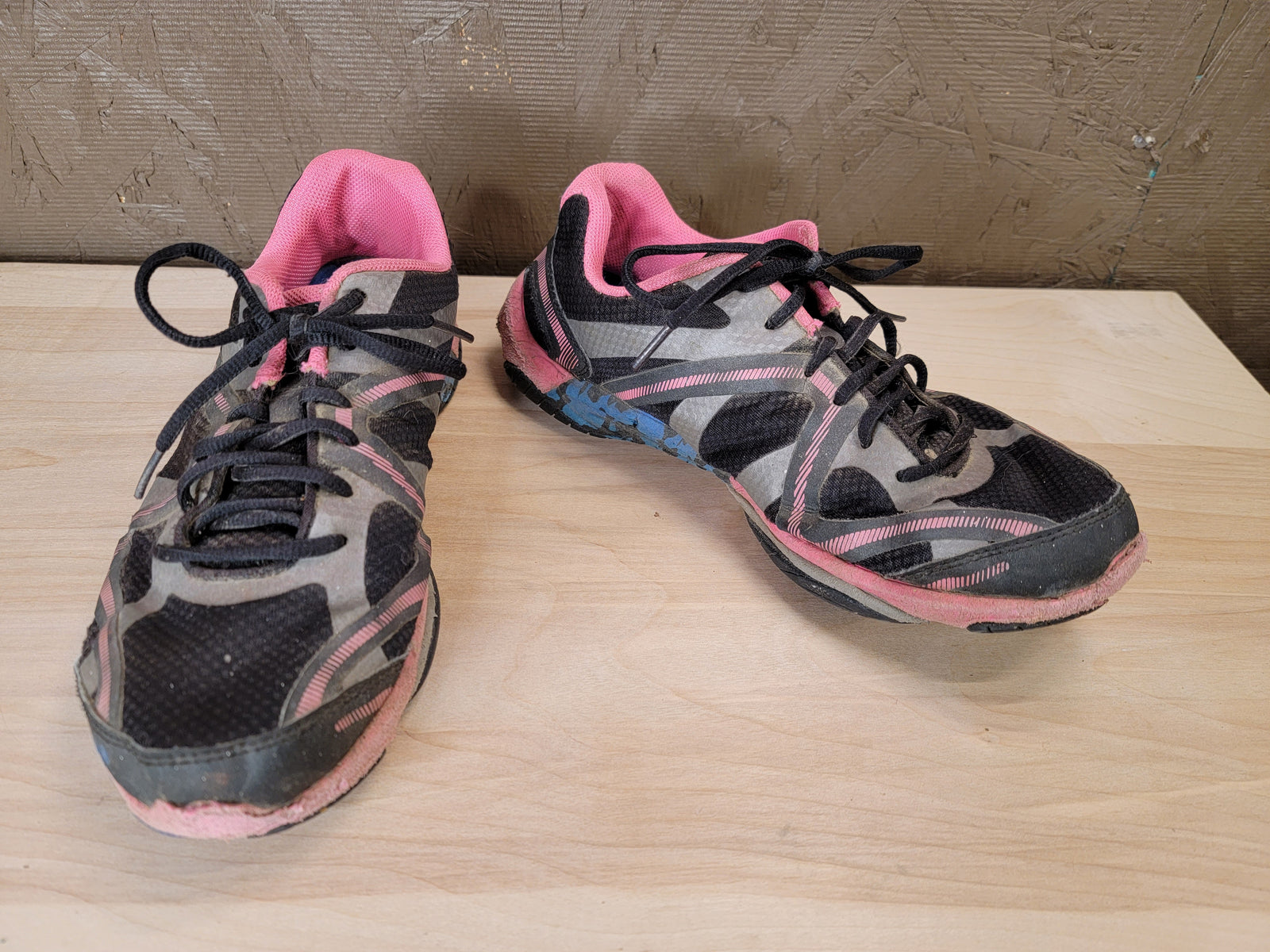 Black & Pink Ryka Influence Sneaker (Very Worn - 8)
