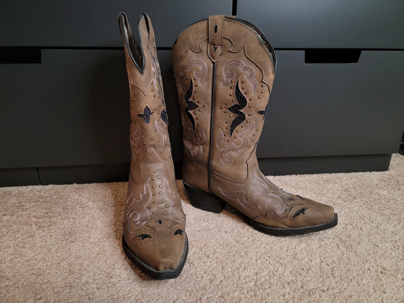 Size 8M Dark Brown Laredo Cowgirl Boots